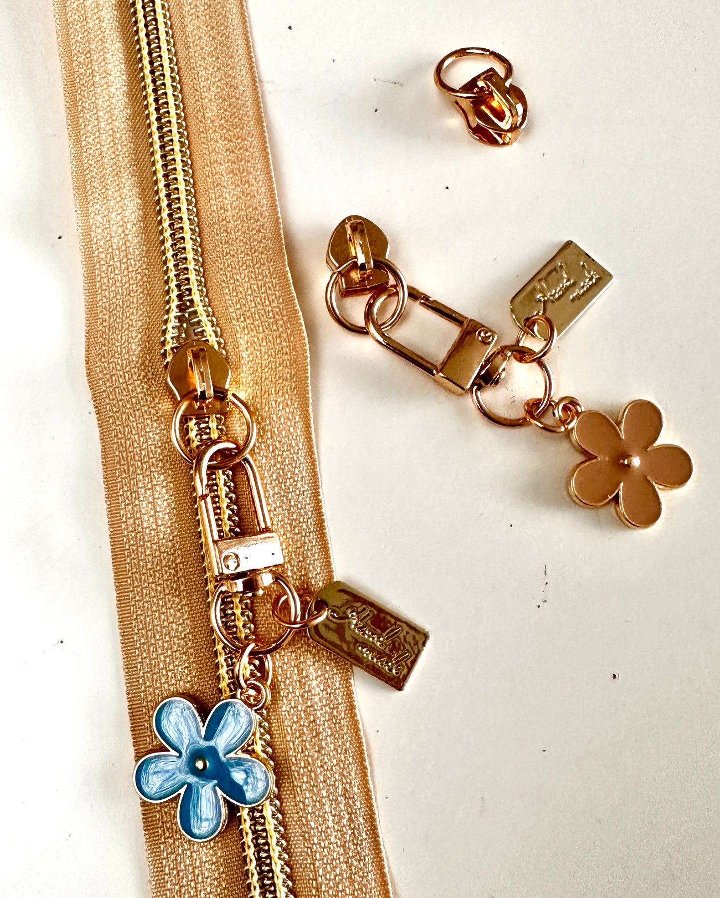 5pcs Size 5 Ring Zip Pulls (for nylon zips) - Light Gold