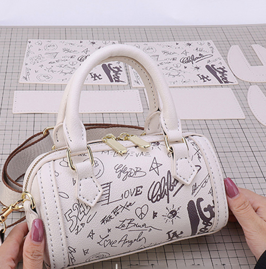 Sew Lisa Lam Graffiti Barrel Bag Kit - Ivory